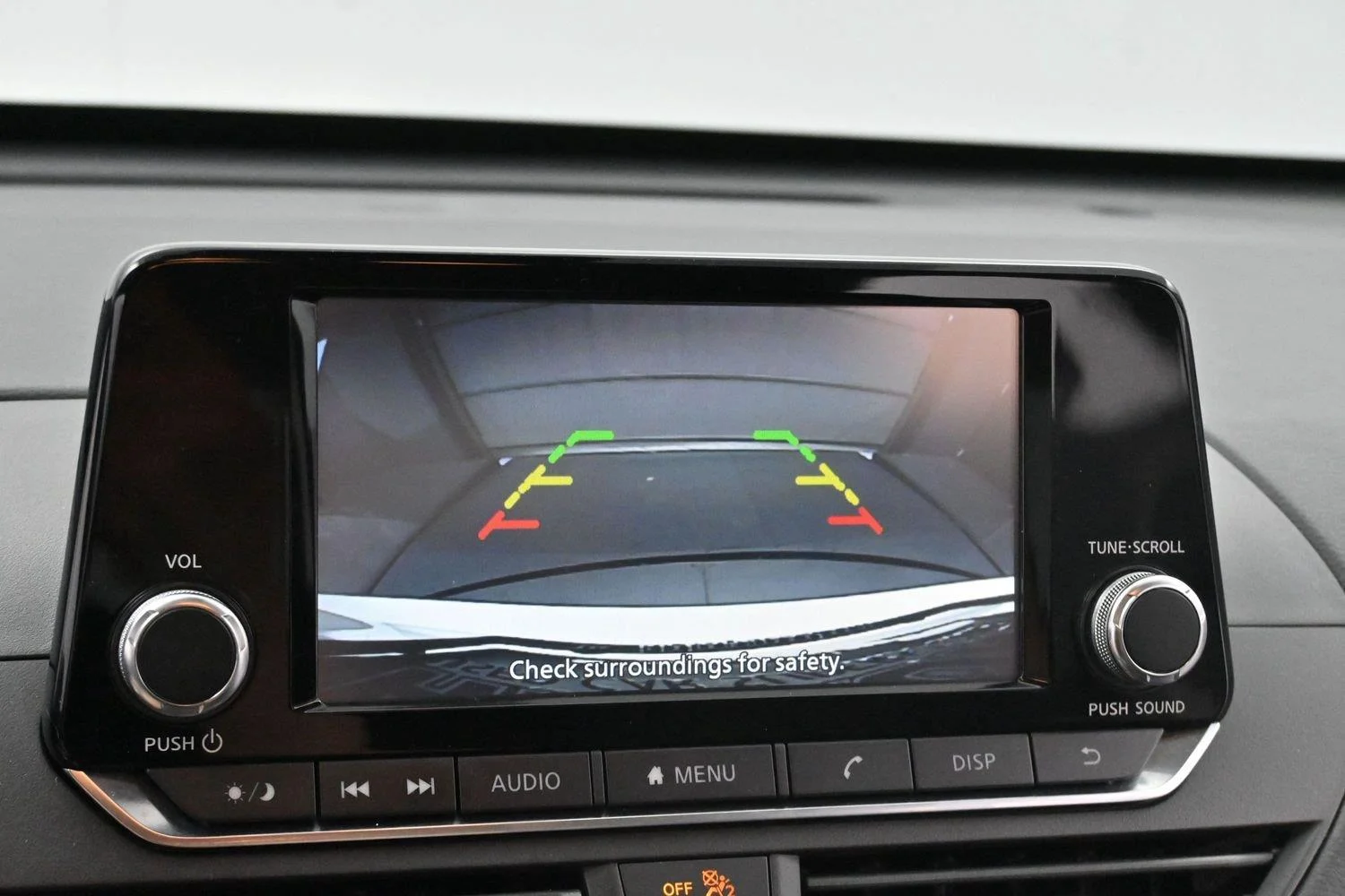 Used 2022 Glacier White Nissan 2.5 S image 19