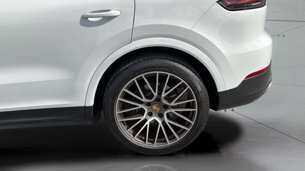 Used 2023 White Porsche Base image 16