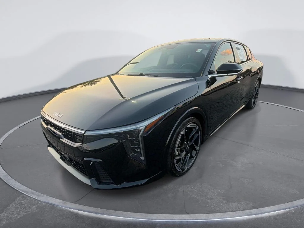 Used 2025 Black Kia GT-Line image 3