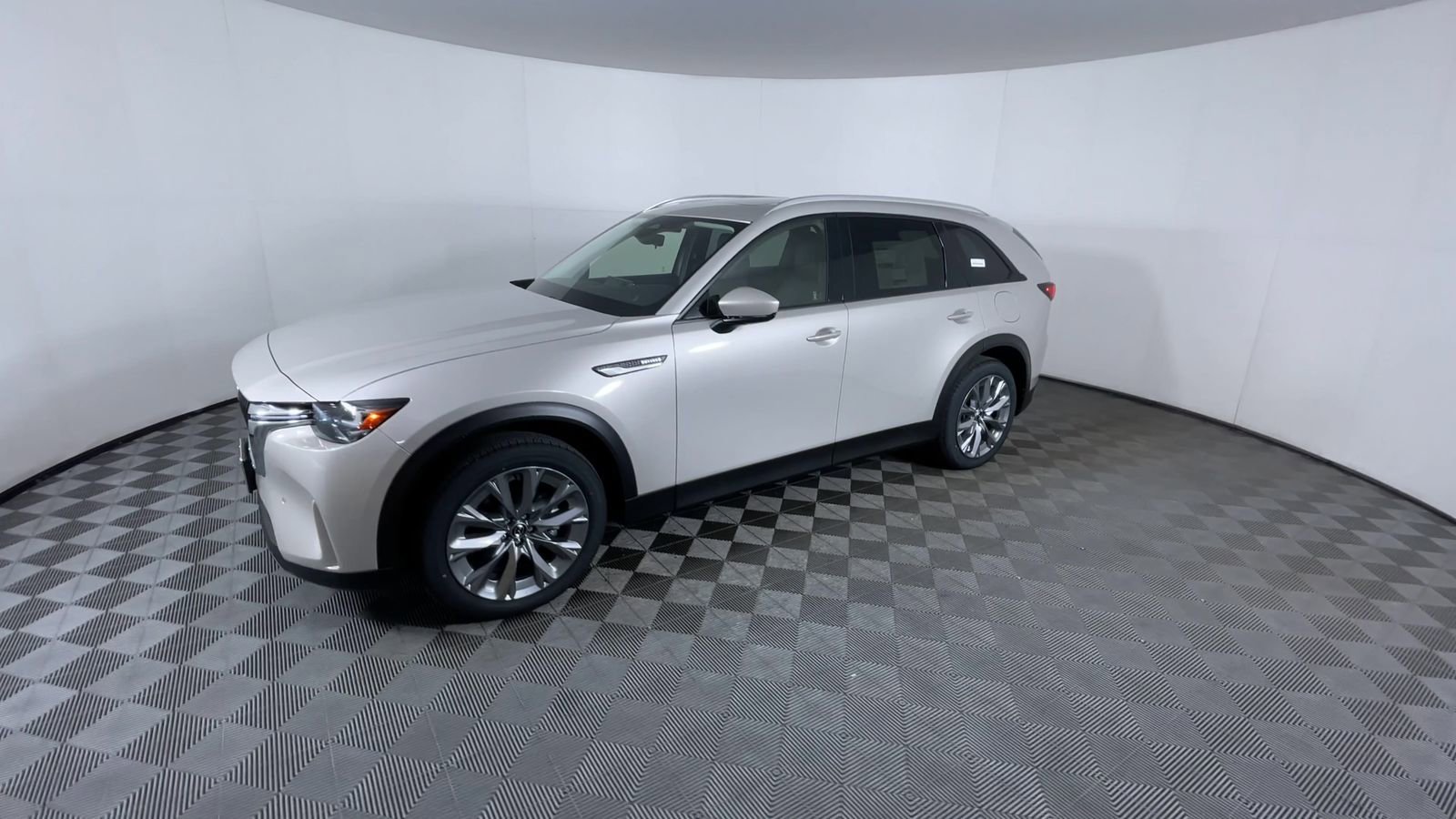 New 2026 Platinum Quartz Metallic Mazda Preferred image 3