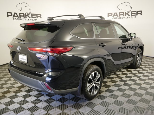 Used 2023 Midnight Black Metallic Toyota XLE image 5