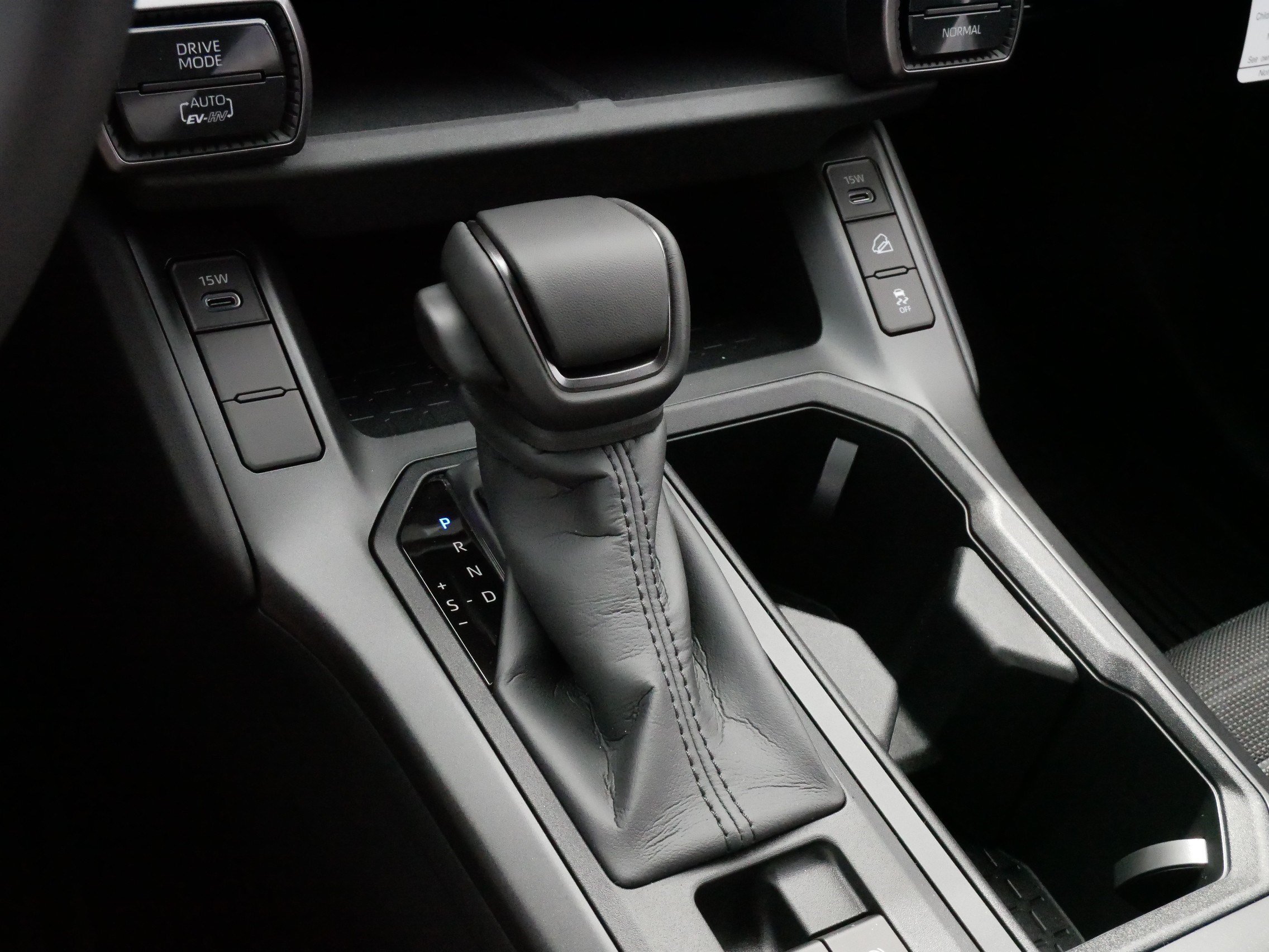 Used 2026 Ice Cap Toyota SE image 24