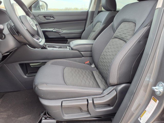 2025 Nissan Pathfinder S - Photo 9