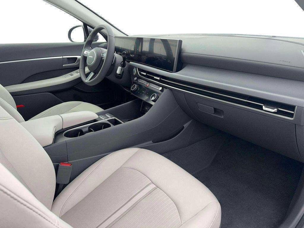 New 2026 White Hyundai SEL Sport image 15
