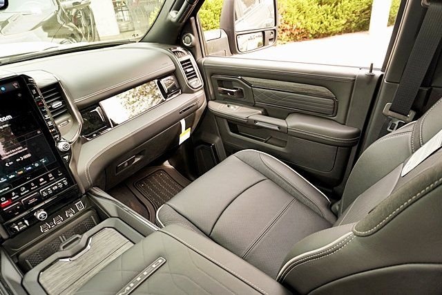 New 2026 Ceramic Gray Clear-Coat Exterior Paint RAM Limited image 30