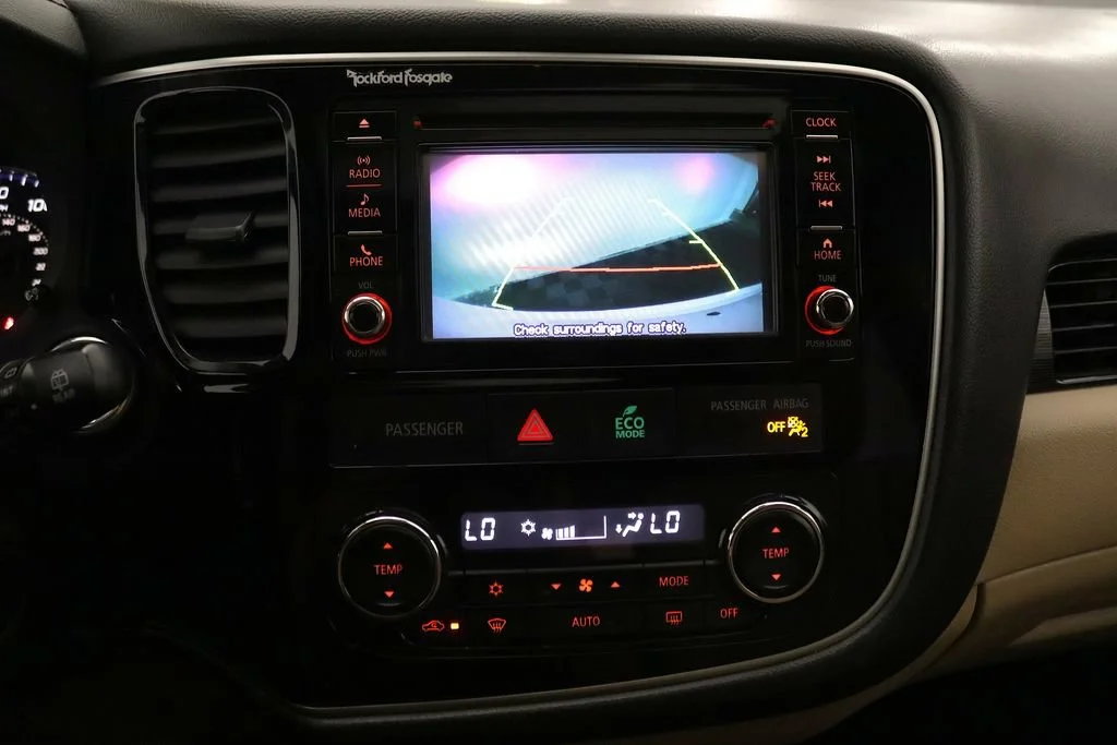 Used 2016 White Mitsubishi GT image 25