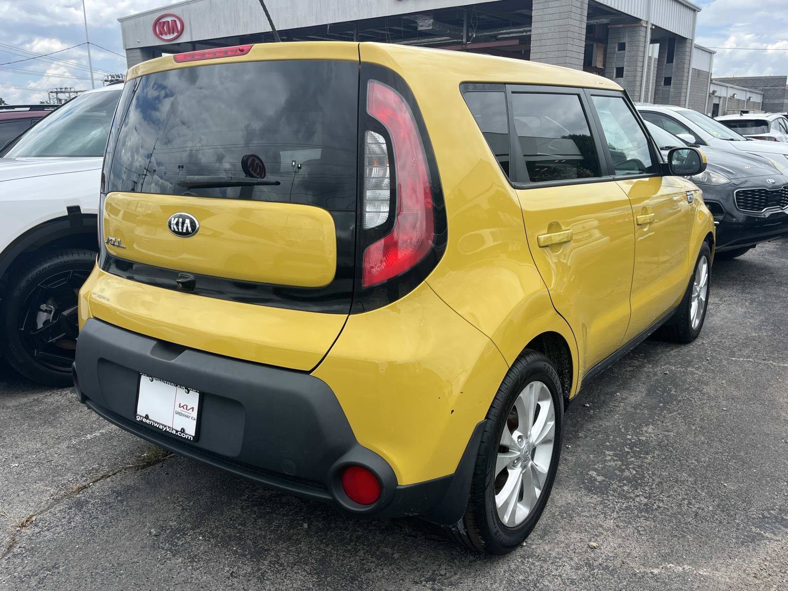 Used 2015 Solar Yellow Kia + image 5