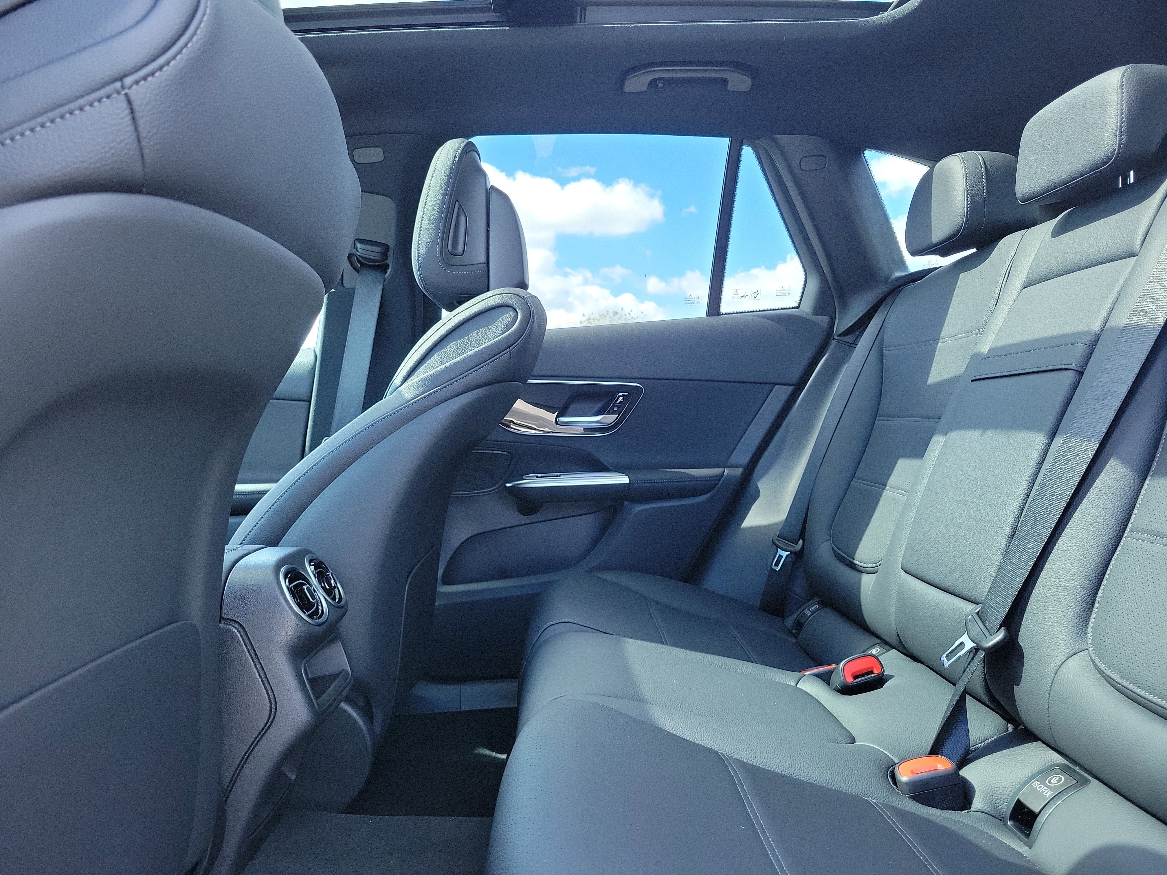New 2026 Graphite Grey Metallic Mercedes-Benz GLC 300 image 11
