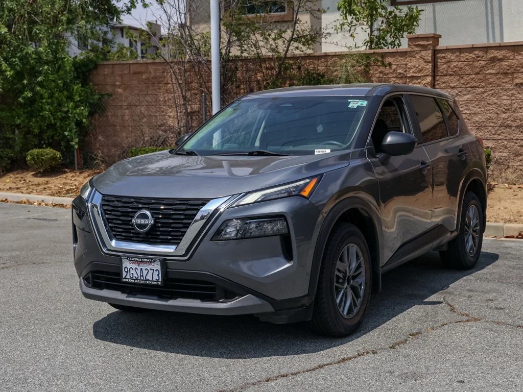 Used 2023 Gray Nissan S image 7