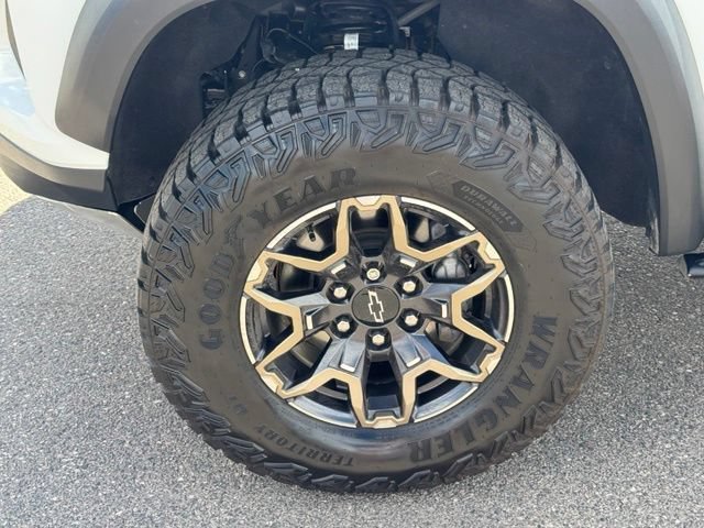 2024 Chevrolet Colorado ZR2 - Photo 10