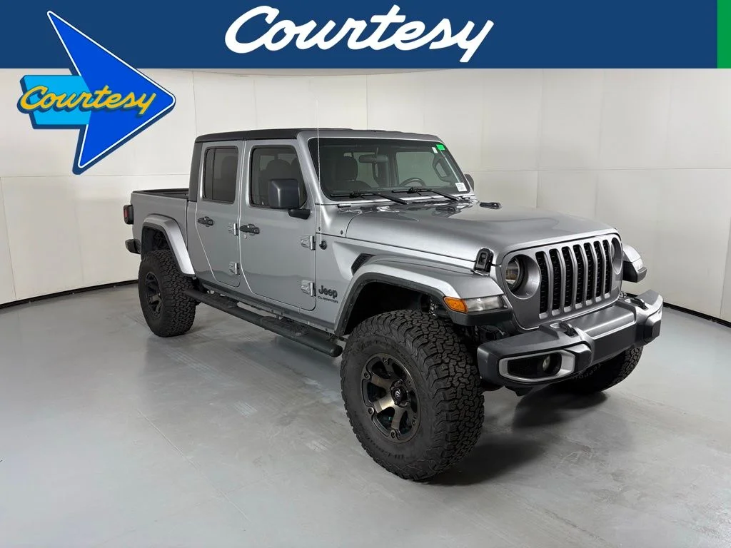 2021 Jeep Gladiator Sport S's photo