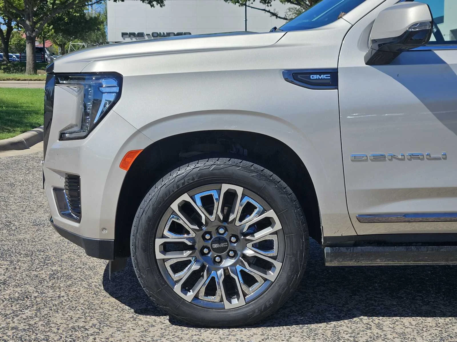 Used 2024 Pearl Beige Metallic GMC Denali Ultimate image 5