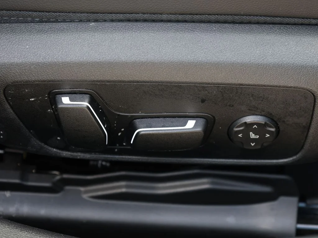 2026 BMW 3 Series 330i - Photo 24