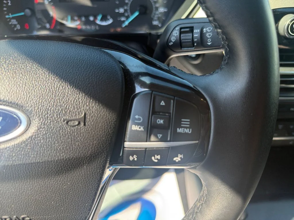 Used 2022 Gray Ford SE image 32
