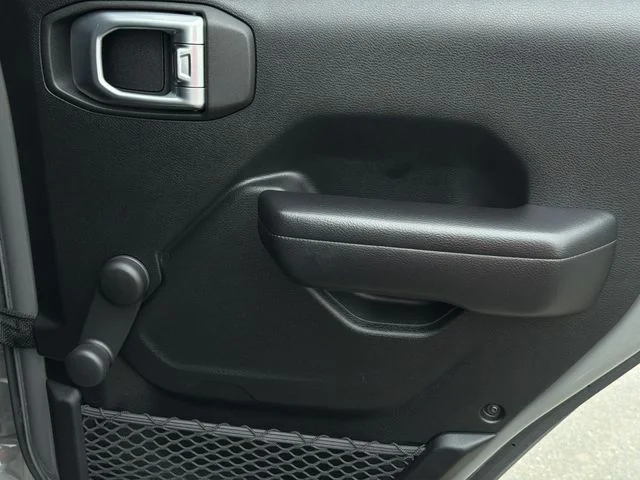 Used 2020 Gray Jeep Sport image 38