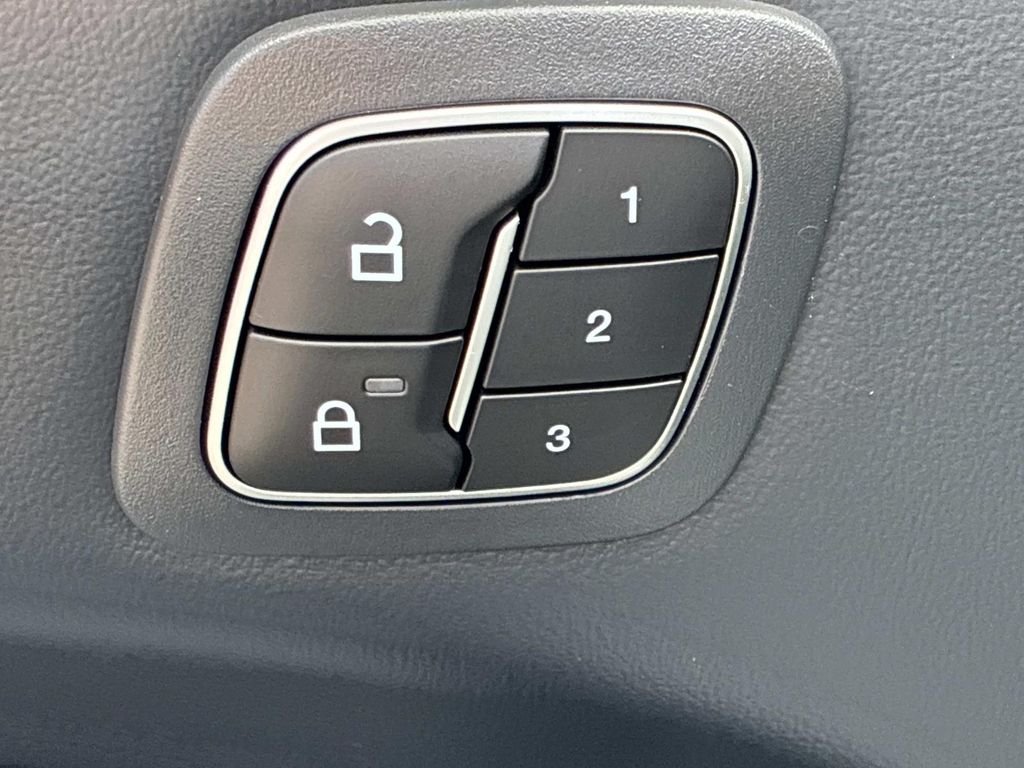 Used 2024 Gray Ford Select image 22