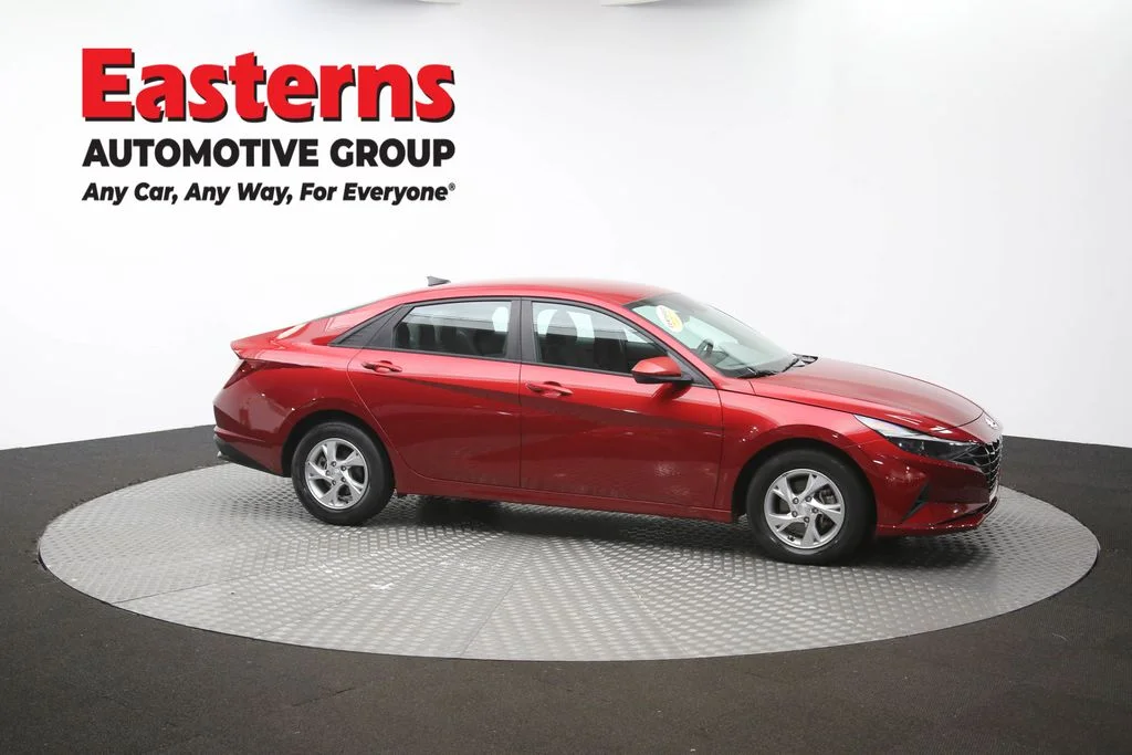 Used 2023 Red Hyundai SE image 46