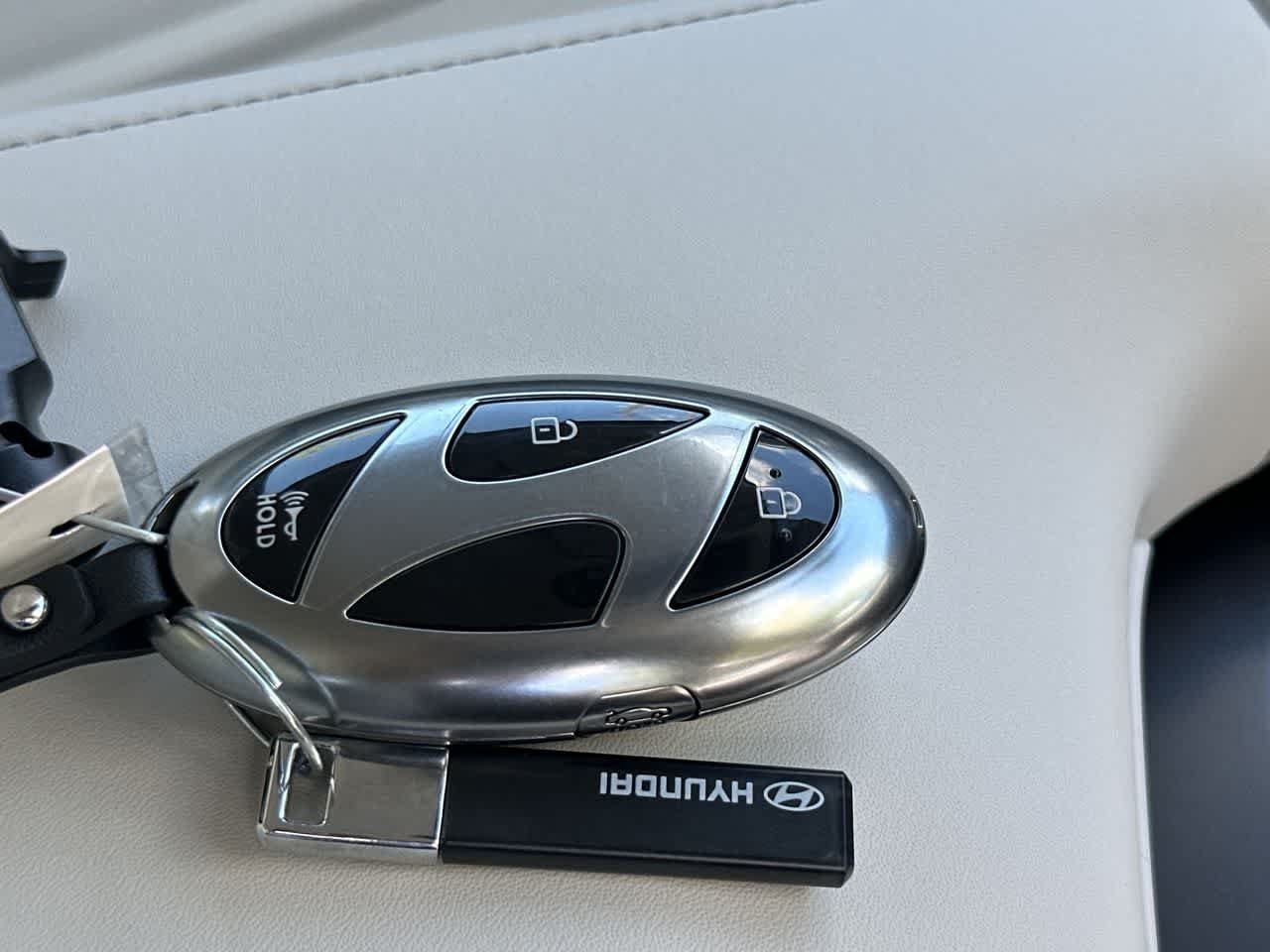 2025 Hyundai Sonata Hybrid SEL - Photo 28