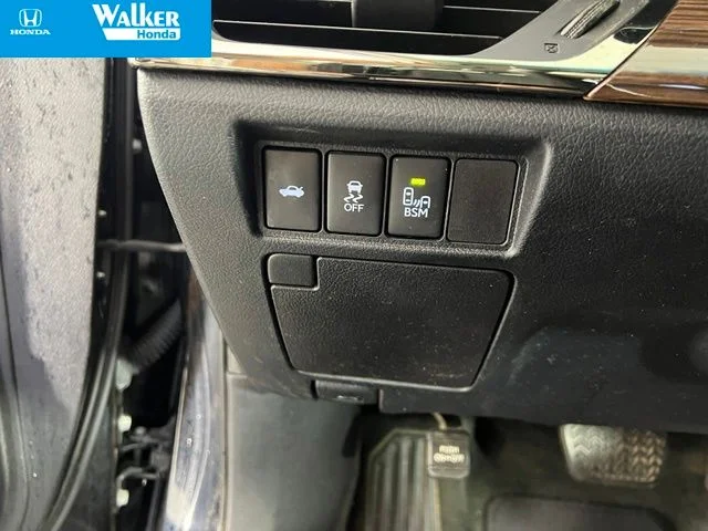 Used 2014 Black Toyota XLE Touring image 17
