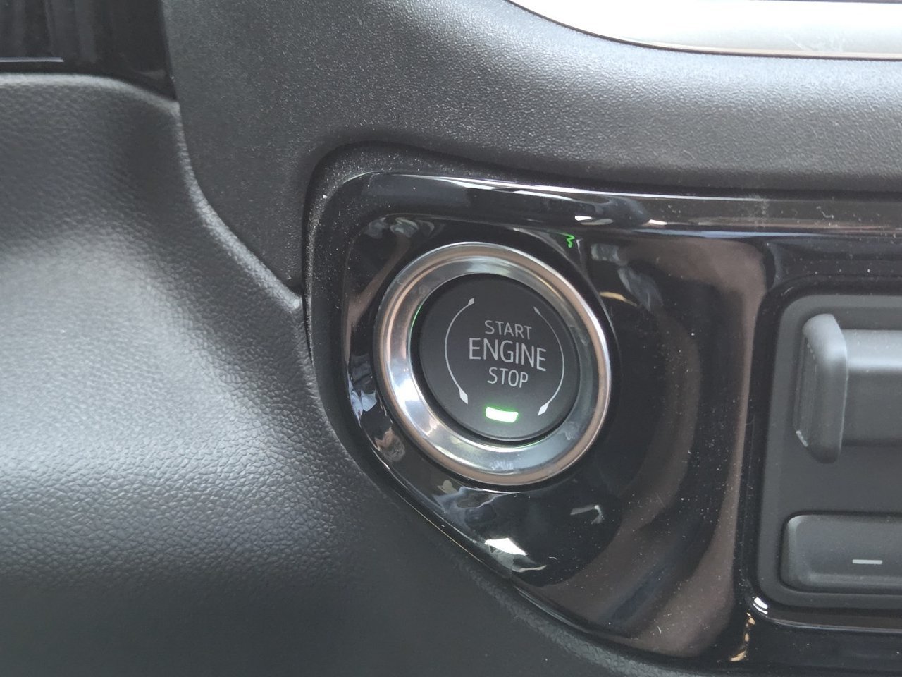 2026 GMC Sierra 1500 SLT - Photo 10