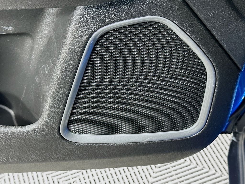 Used 2025 Blue Jeep Latitude image 18