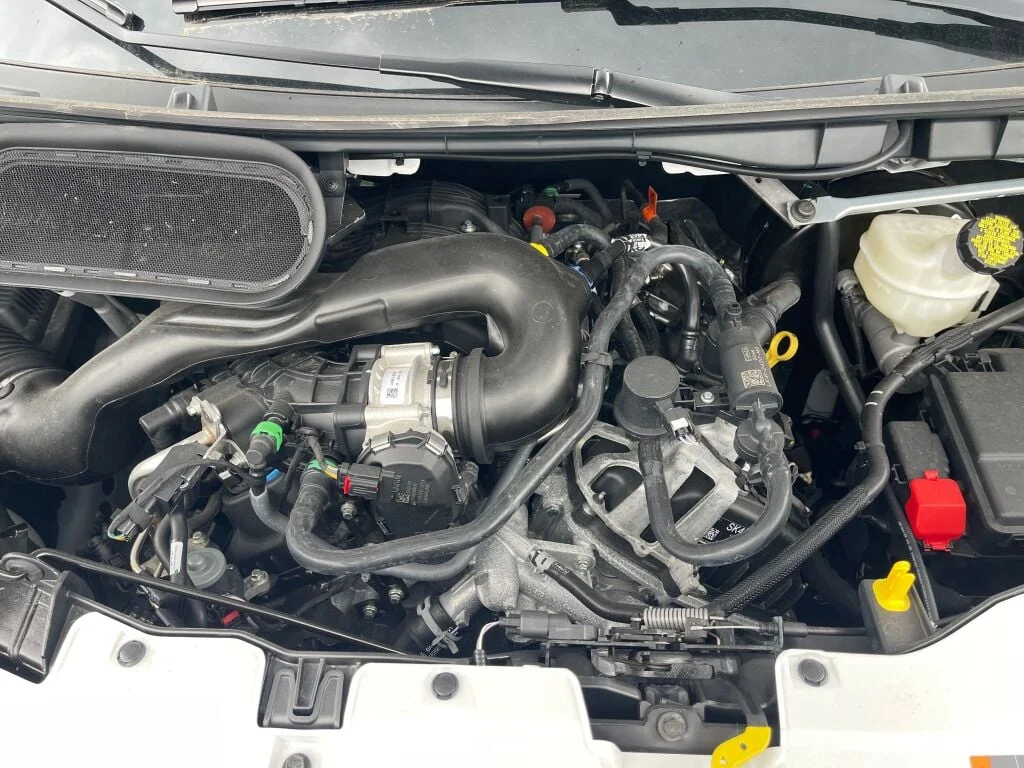 Certified Used 2025 Oxford White Ford  image 33