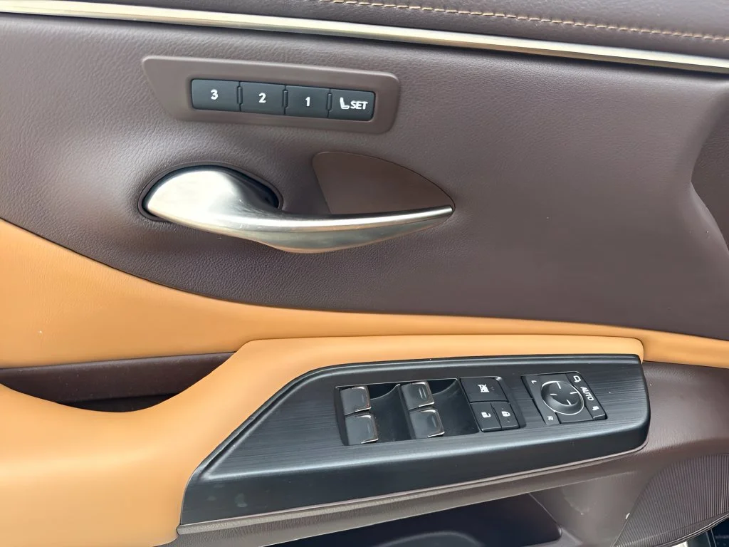 Used 2021 Black Lexus 350 image 23