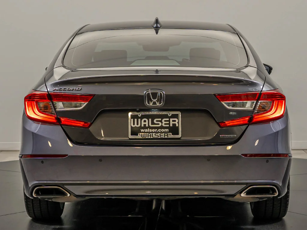 Used 2018 Gray Honda Touring image 7