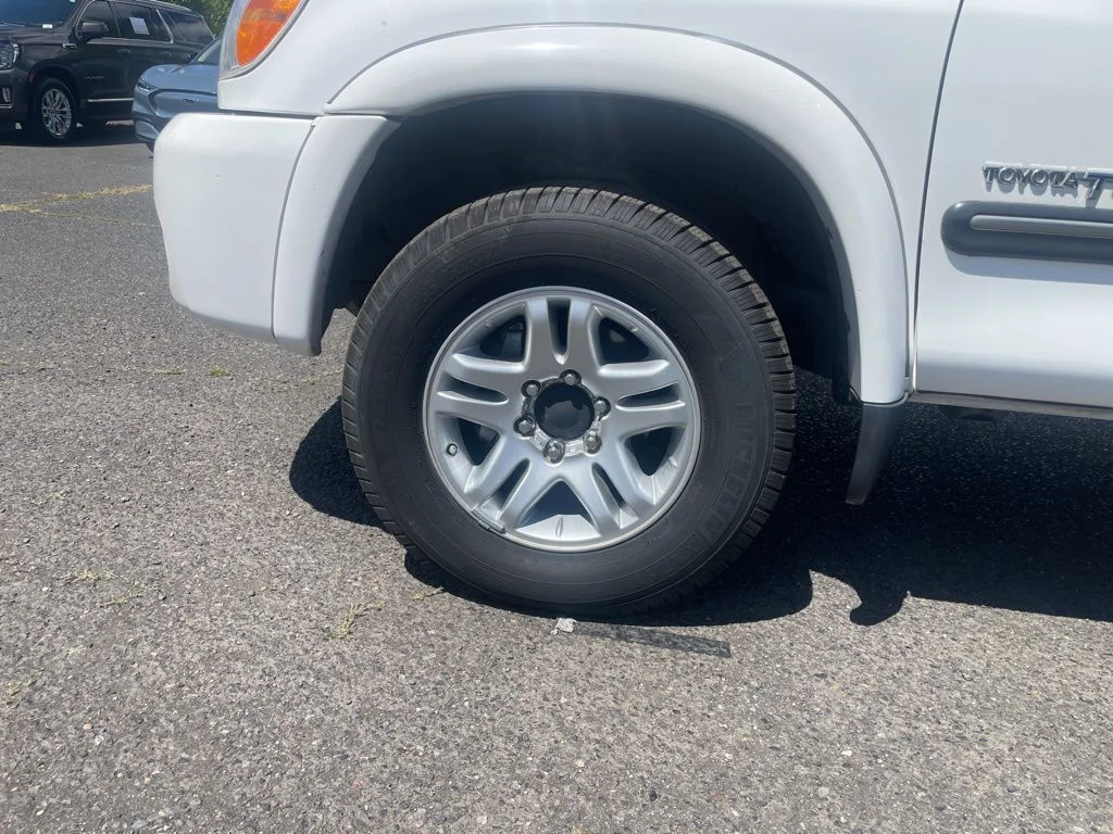 Used 2006 Natural White Toyota SR5 image 20