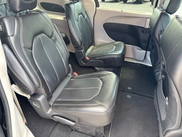 Used 2024 Black Chrysler Touring L image 13