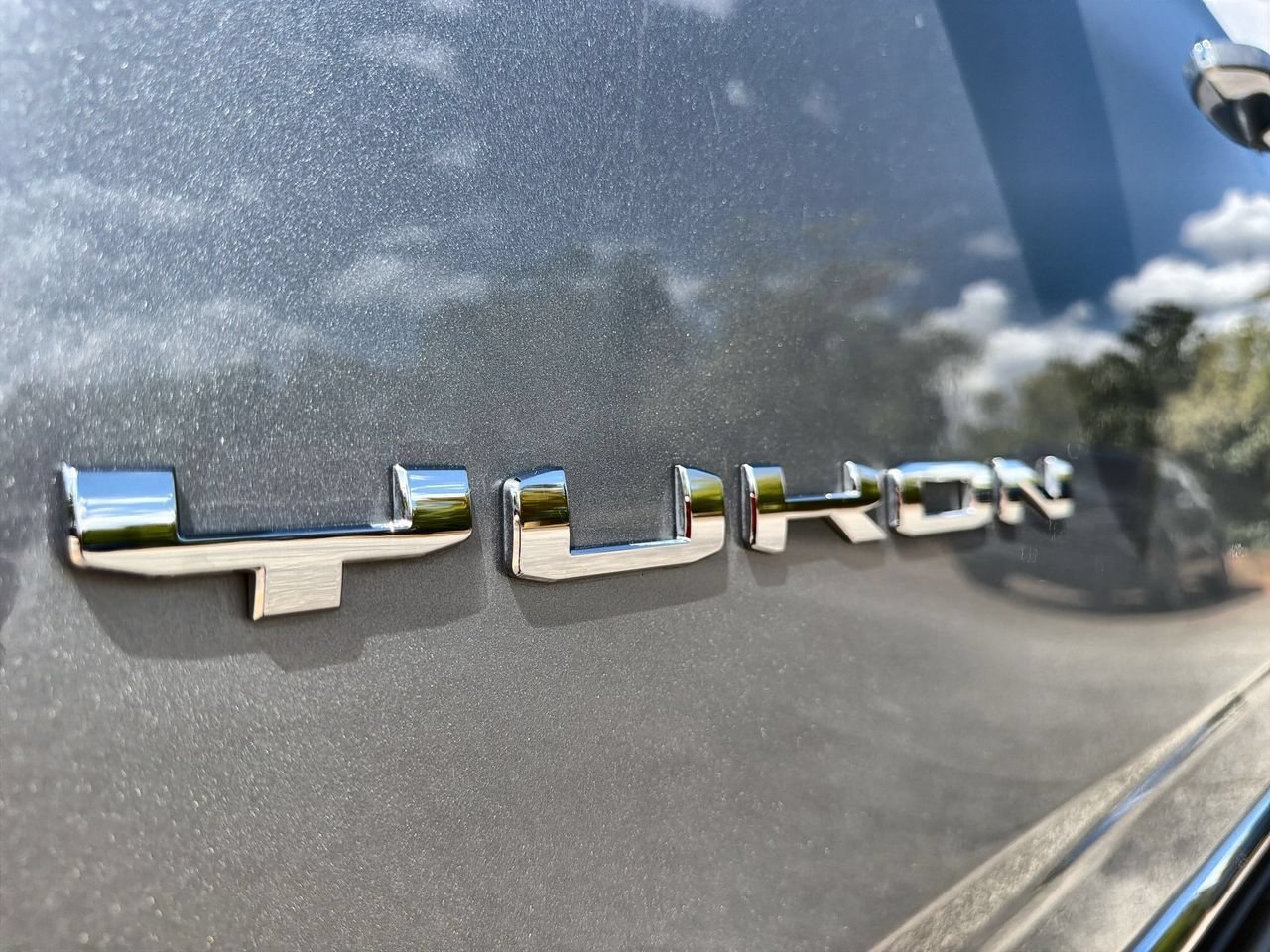 Used 2024 Sterling Metallic GMC SLT image 27