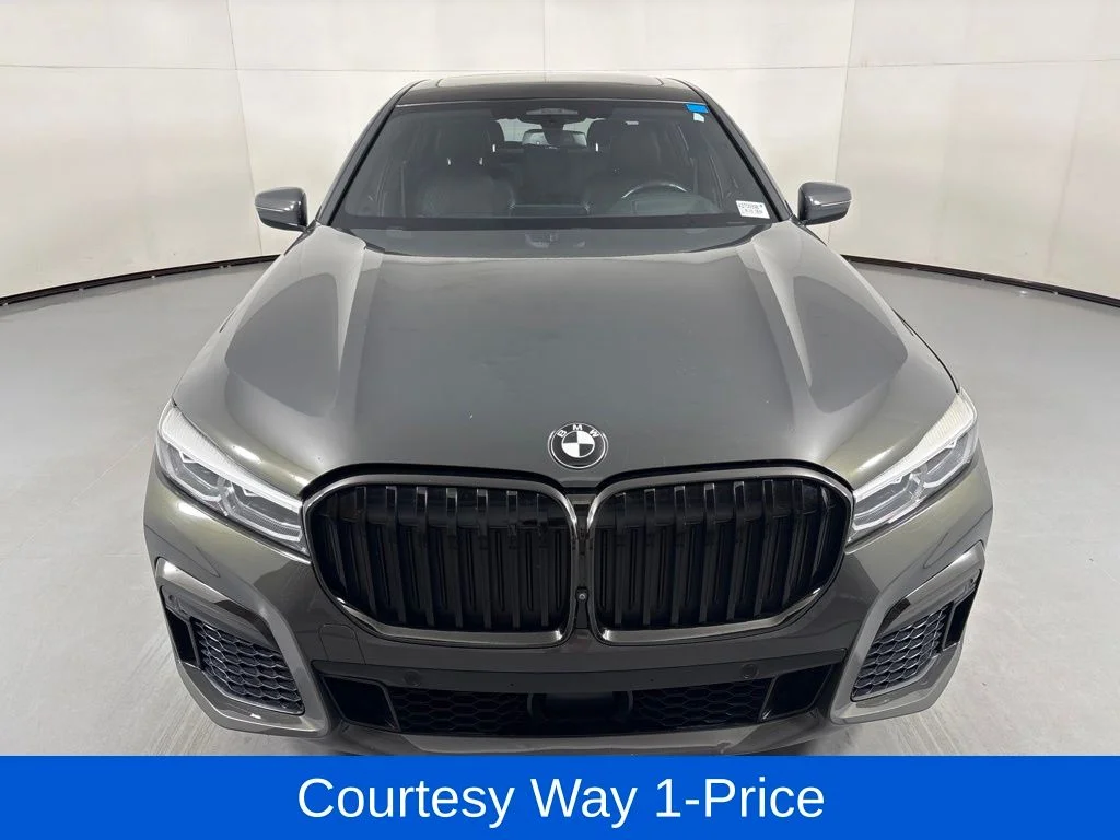 Used 2021 Gray BMW 740i image 4