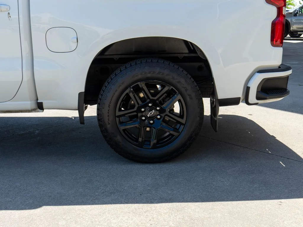 Used 2024 White Chevrolet RST image 30