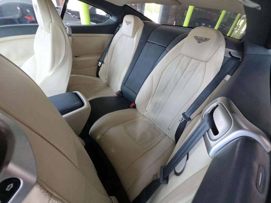 Used 2013 Blue Bentley V8 image 12