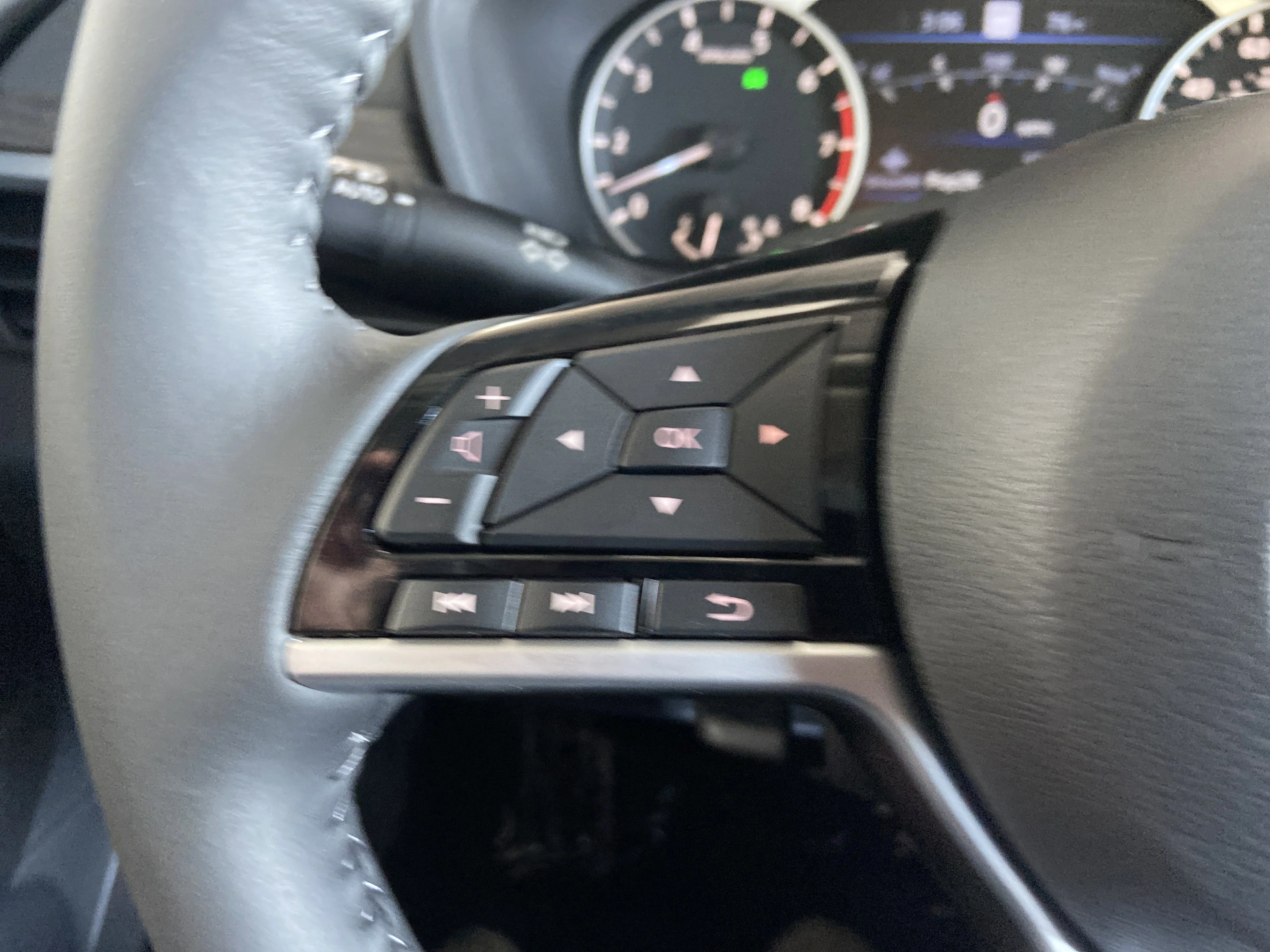 New 2025 Super Black Nissan SV image 17