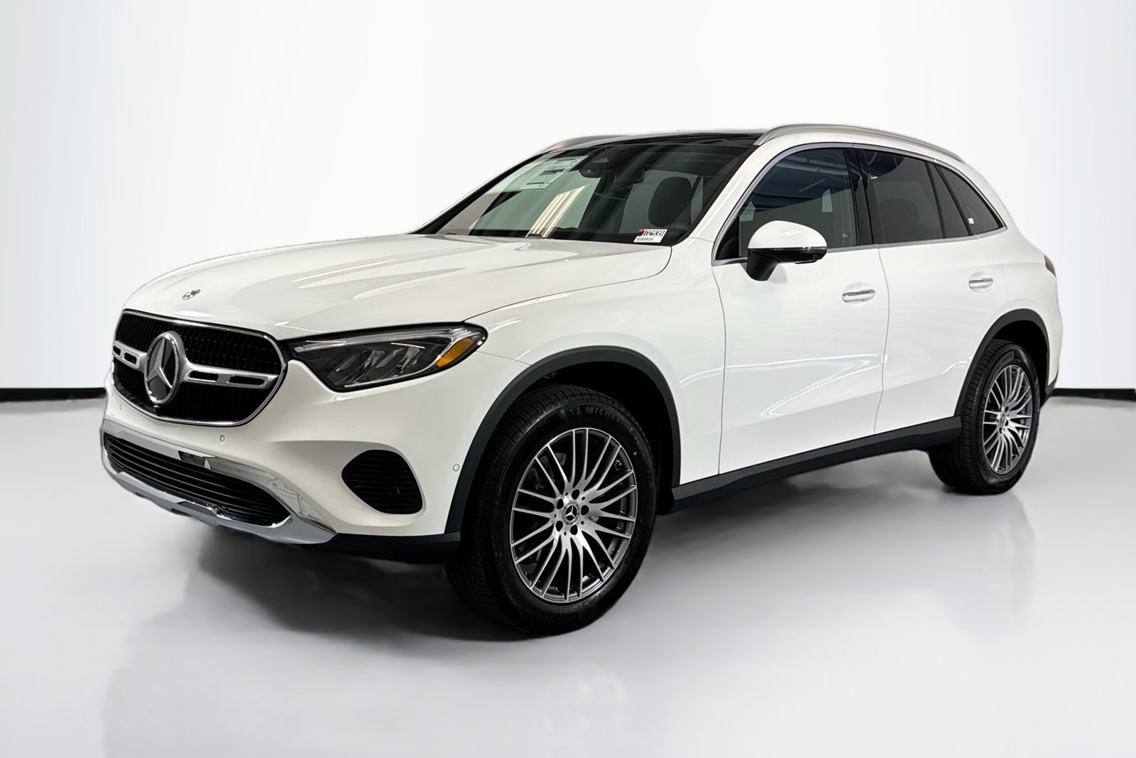 New 2026 Polar White Mercedes-Benz GLC 300 image 1
