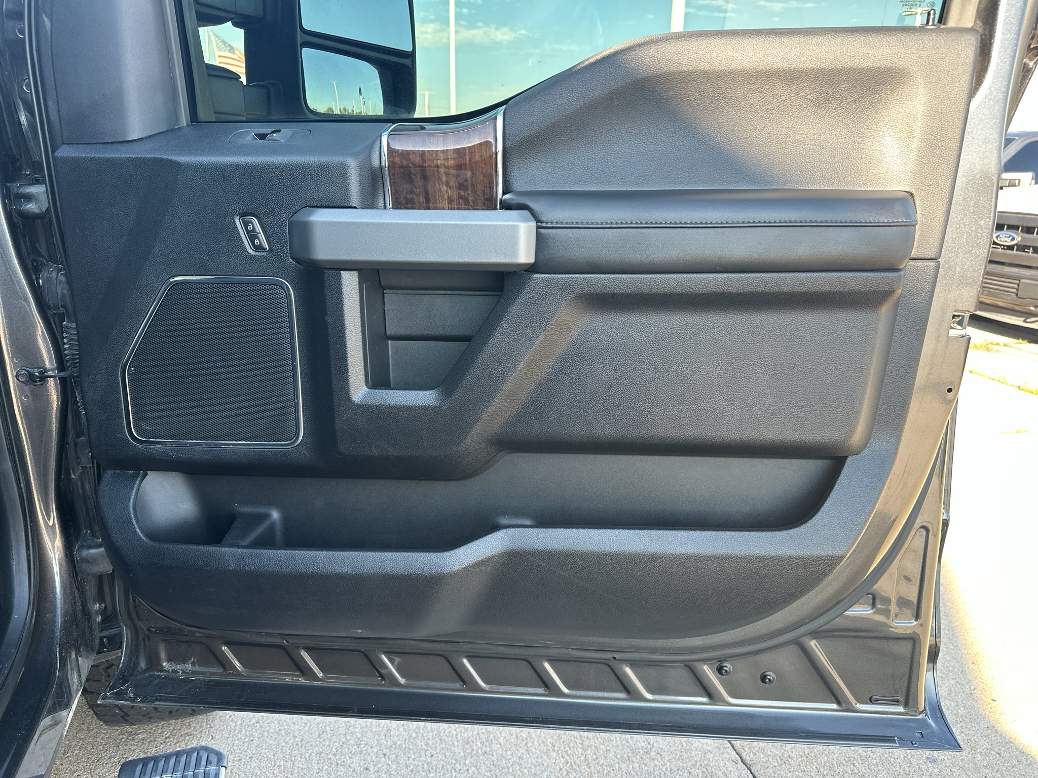 Used 2017 Magnetic Metallic Ford Platinum image 37