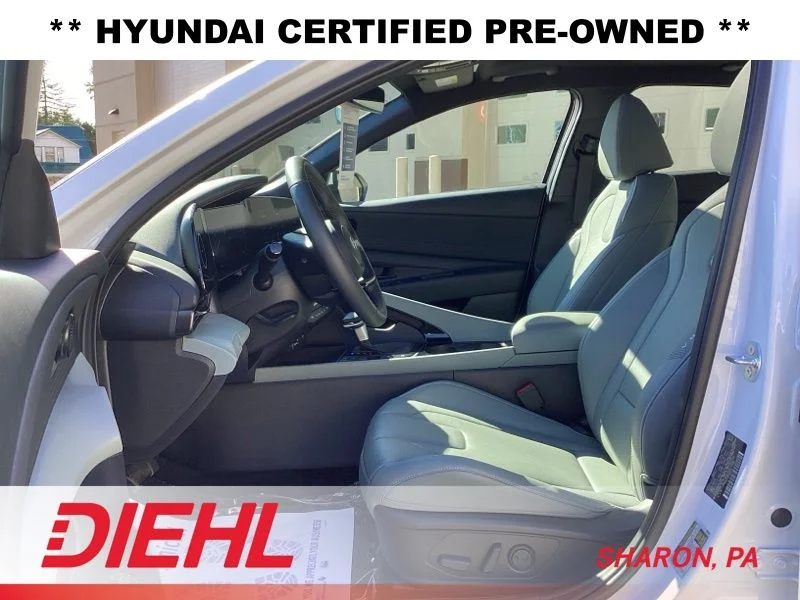 Used 2025 White Hyundai Limited image 19
