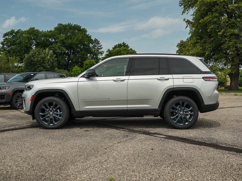 New 2026 Silver Zynith Jeep Limited image 3