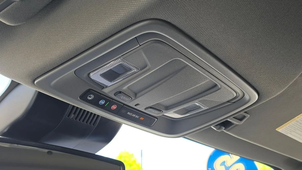 Used 2025 Summit White Chevrolet Custom image 35