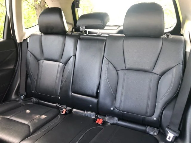 Used 2019 Crystal White Pearl Subaru Limited image 18