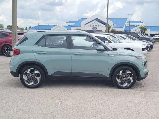 Used 2025 Green Hyundai SEL image 4