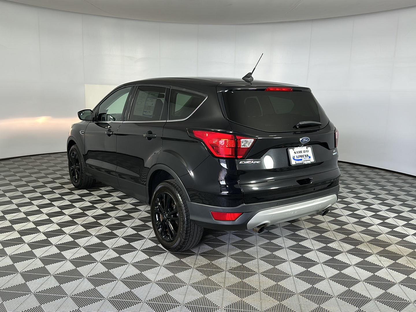 Used 2019 Agate Black Ford SE image 6