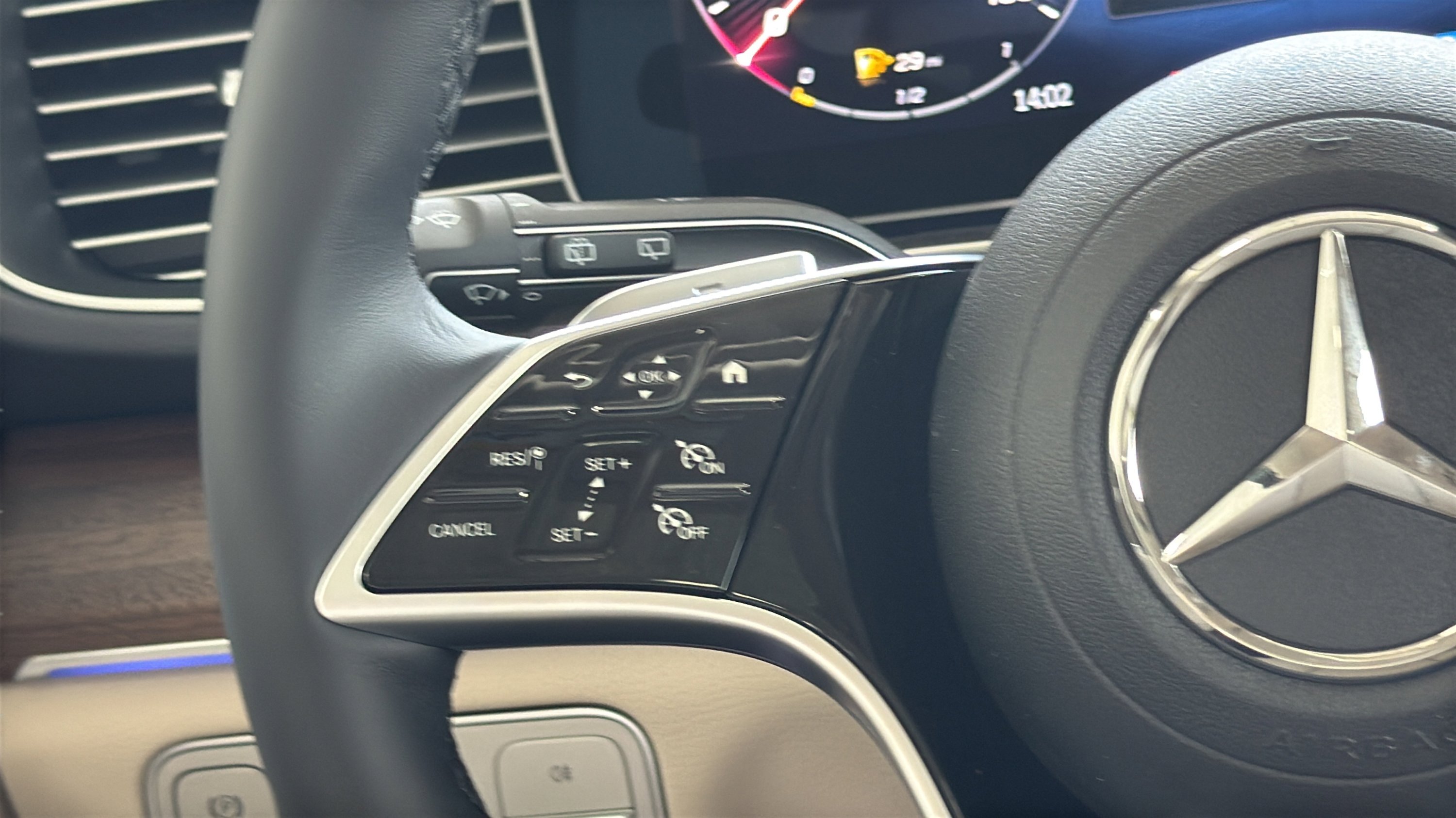 New 2026 Polar White Mercedes-Benz GLE 450 image 27