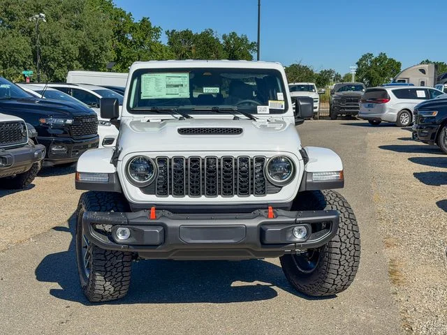 New 2026 Bright White Clear-Coat Exterior Paint Jeep Mojave X image 3