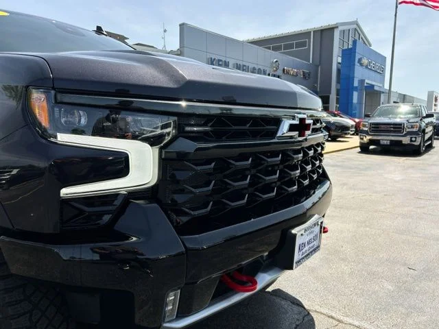 Used 2022 Ash Chevrolet ZR2 image 4
