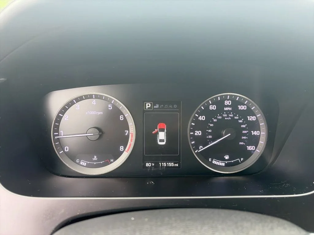 Used 2016 Silver Hyundai Limited image 26