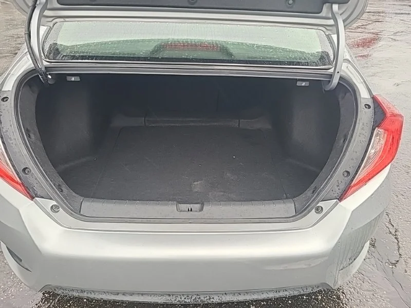 Used 2018  Honda EX-T image 11