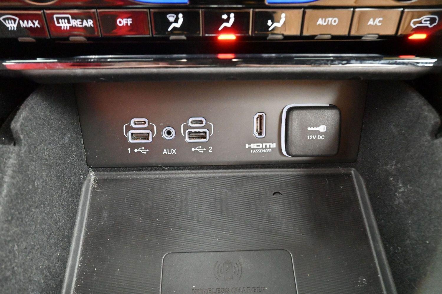 Used 2022 White Jeep Summit image 27