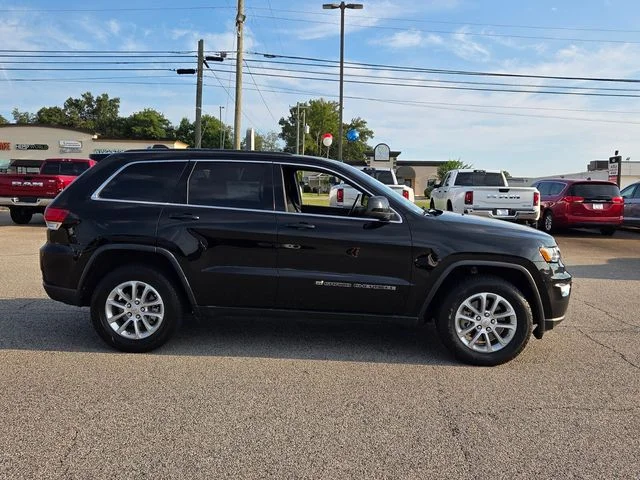 Used 2022 Black Jeep Laredo E image 16